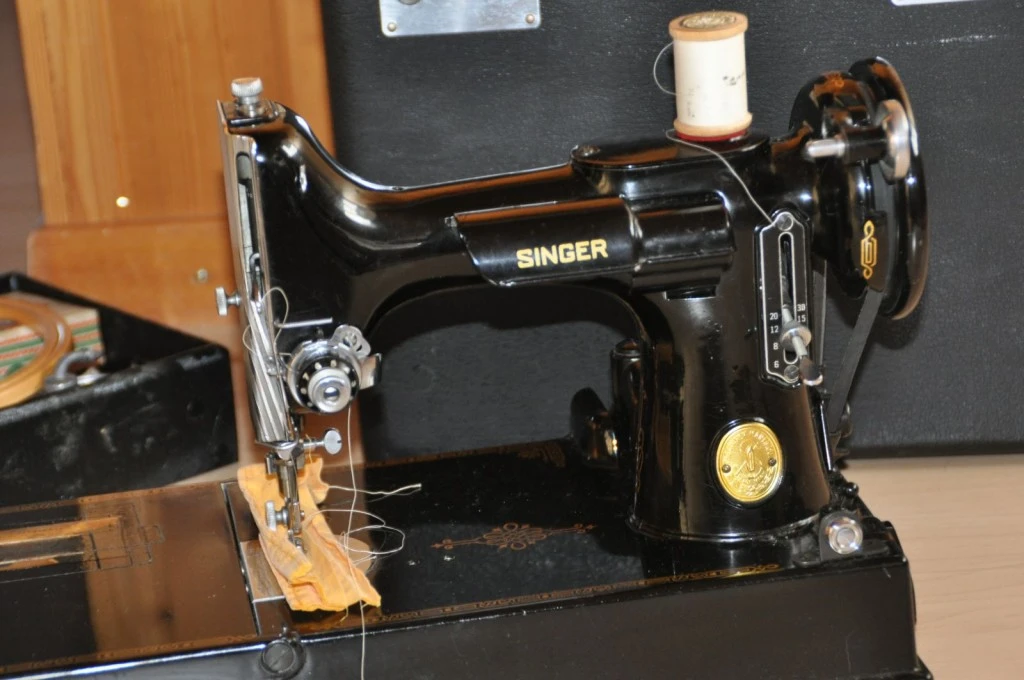 Singer Featherweight, 1948, my everyday-sewing-machine
