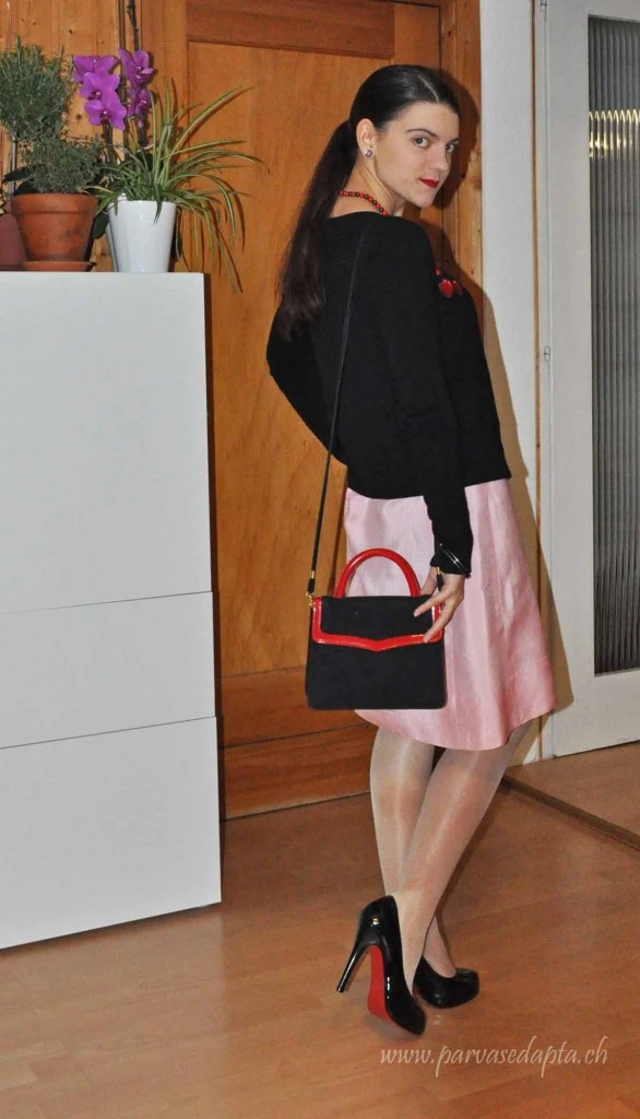dress: antique/Das Puppenhaus, cardigan: Voodoo Vixen, high-heels: Christian Louboutin/2nd-hand Secondo Bern, handbag: flea-market, necklace: gift from mum